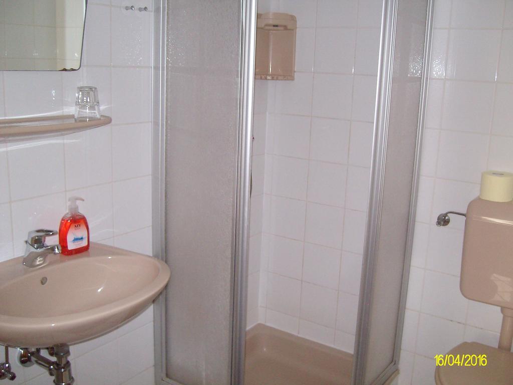Gasthaus Zur Melzen Versbichl Bagian luar foto