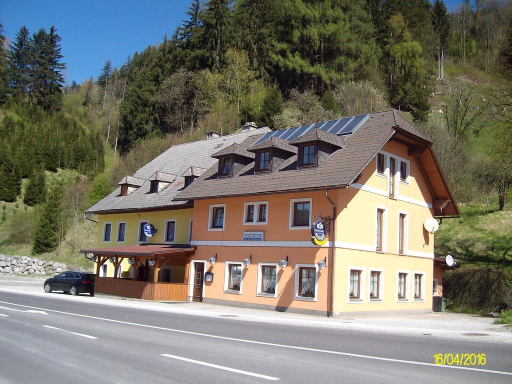 Gasthaus Zur Melzen Versbichl Bagian luar foto